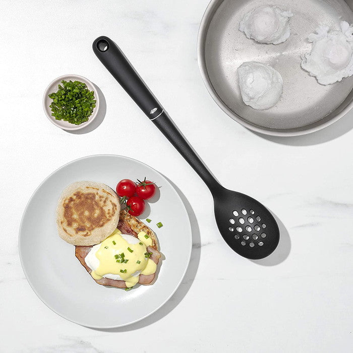オクソー グッドグリップナイロン穴あきオタマ OXO Good Grips Nylon ブラック