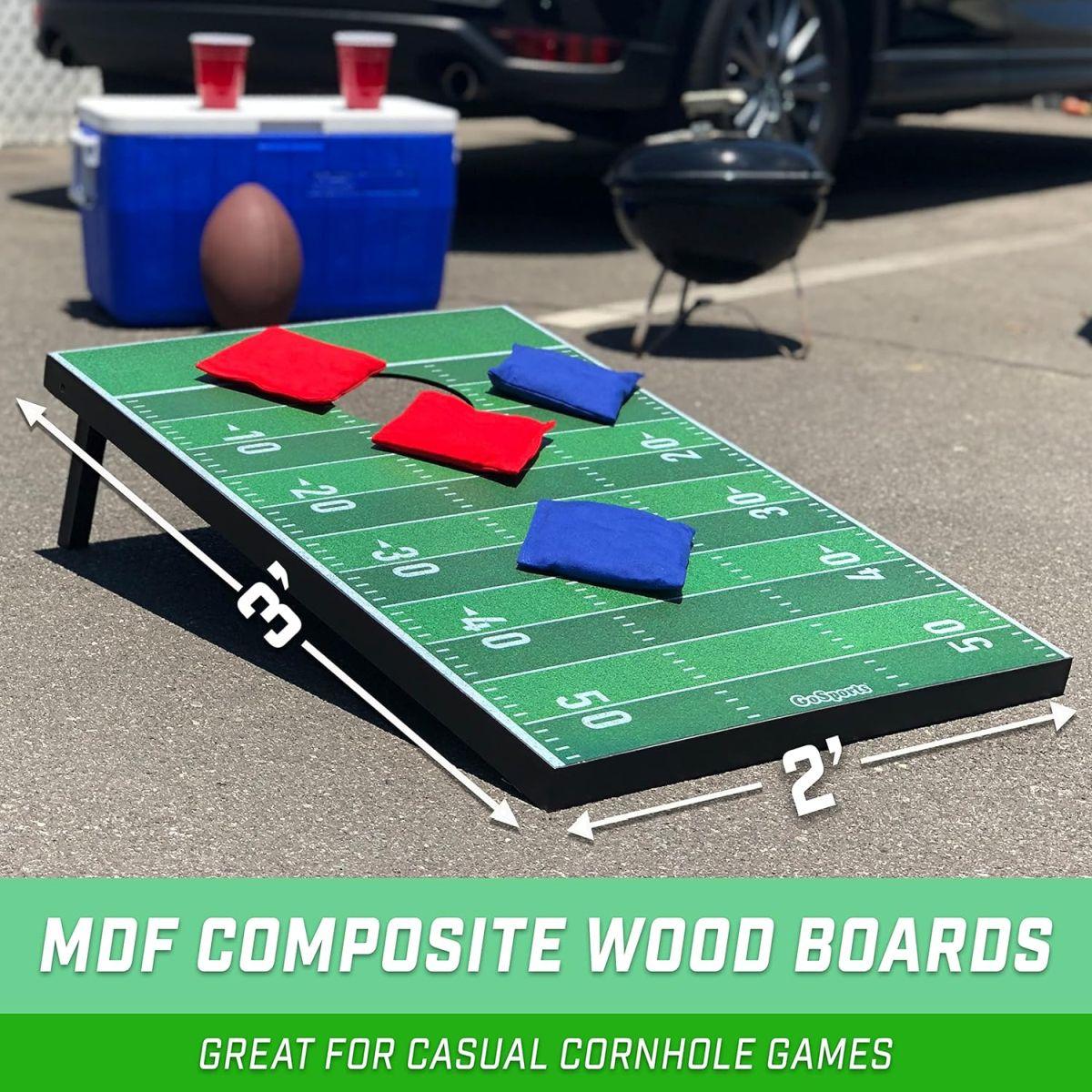 GoSports (ゴースポーツ) クラシックコーンホールセット - ビーンバッグ8個、トラベルケース、ゲームルール (クラシック、アメリカ国旗、フットボールデザインから選択)