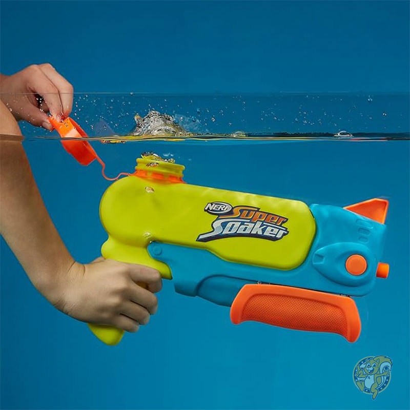 ナーフ Nerf スーパーソーカー ウェーブスプレー ウォーターブラスター ワイルドウェーブソーク ノズルが動いて波状の流れをつくる 屋外ゲーム 水遊びおもちゃ